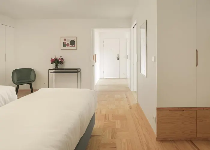 Serviced - Principe Real Apartment Lisbon